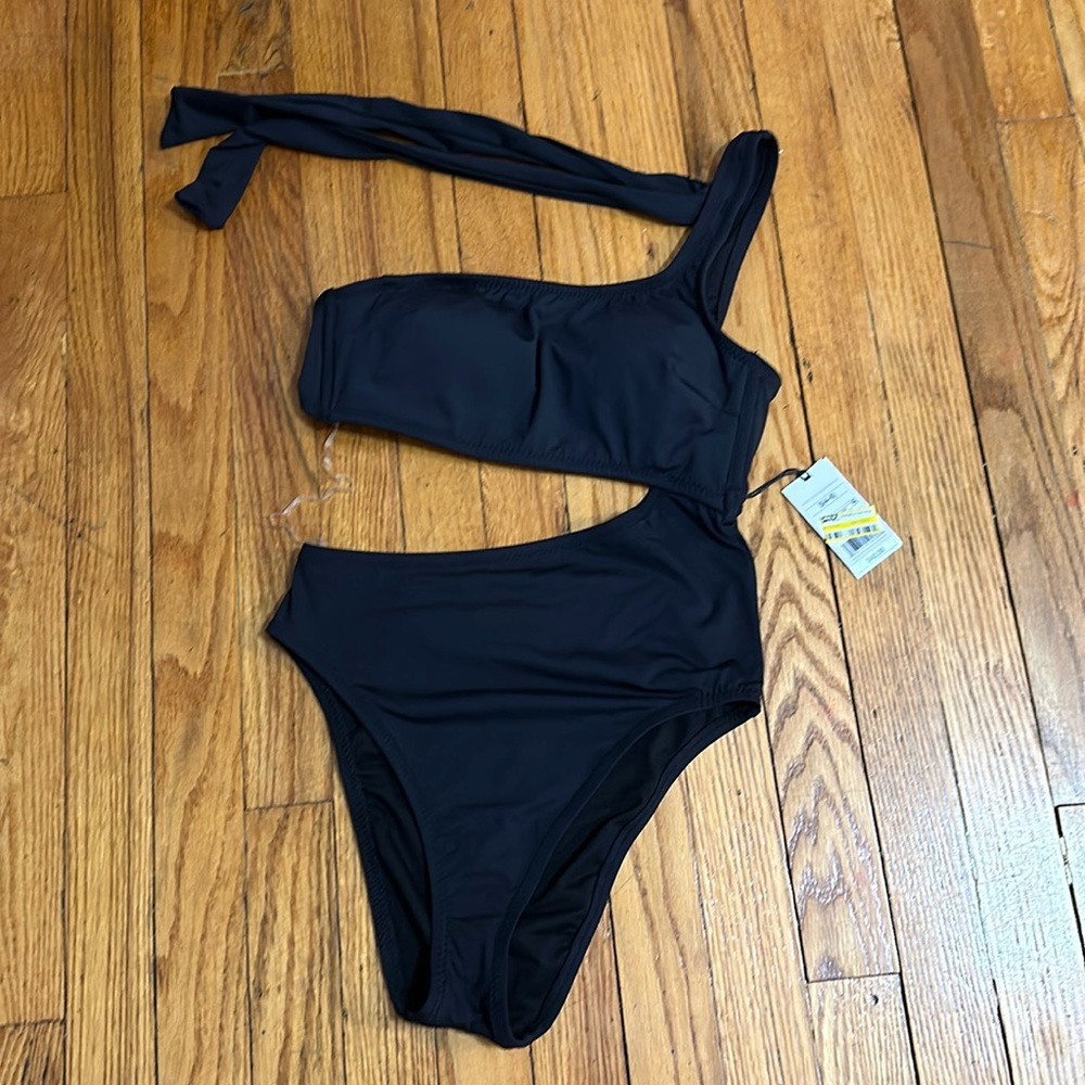 Women’s SHADE & SHORE ONE PIECE BLACK BATHING SUIT NWT!